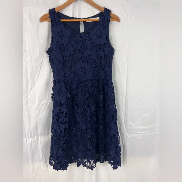 chinese dress ladies SOLITAIRE Three-quarter Sleeve Floral Embroidered Cutout Dress – VinNews  Recommendations main image 0